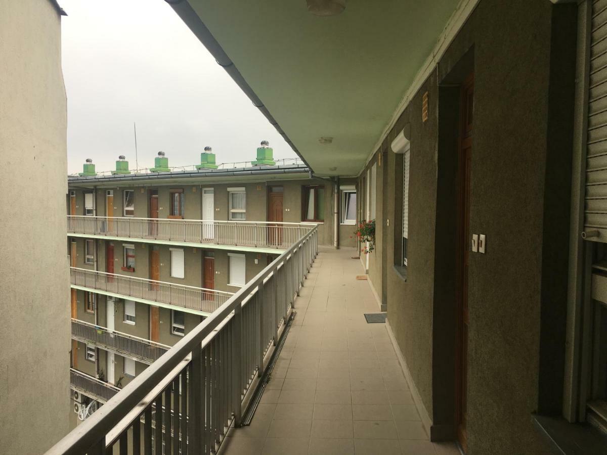 Szelestey Utcai Apartman سزومباثيلي المظهر الخارجي الصورة
