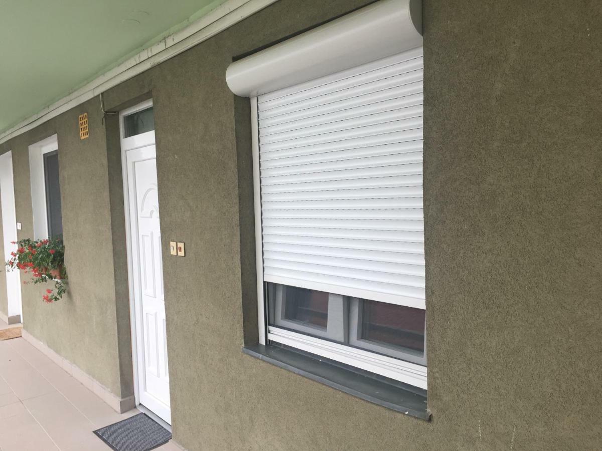 Szelestey Utcai Apartman سزومباثيلي المظهر الخارجي الصورة